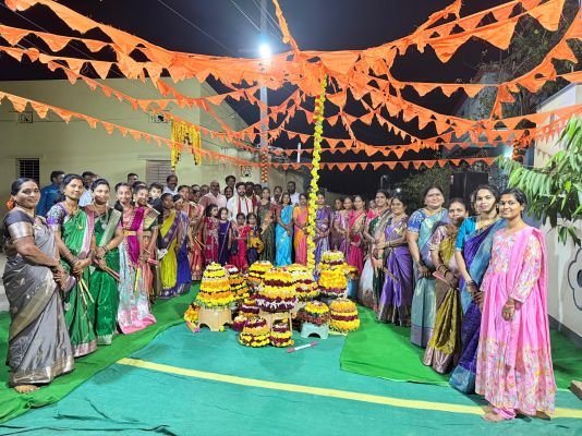 నస్పూర్‌లో ఘనంగా బతుకమ్మ వేడుకలు