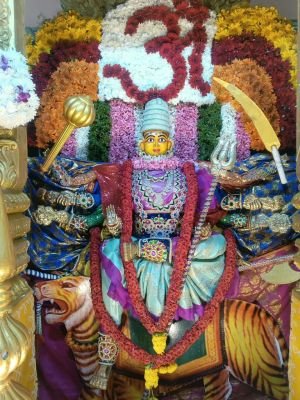 దుర్గాదేవి అలంకారంలో కన్యకా పరమేశ్వరి అమ్మవారు 