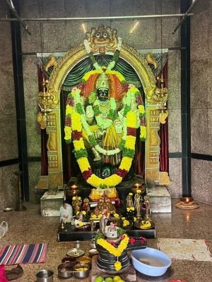 కామేశ్వరి దేవిగా గాయత్రీ మాత దర్శనం