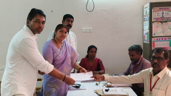 మున్సిపల్ చైర్ పర్సన్ వైసీపీ అభ్యర్థిగా అల్లారెడ్డి ఇందుమతి 