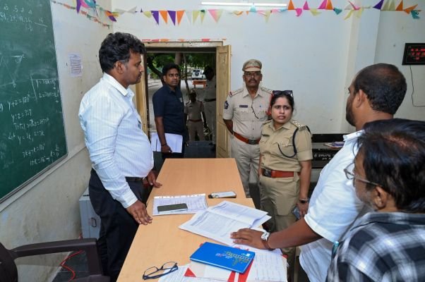 ప్రశాంతంగా ముగిసిన స్థానిక ఎన్నికల నామినేషన్ల ప్రక్రియ