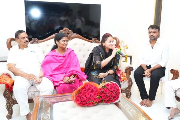 దాట్ల చక్రవర్ధన్ రెడ్డిని గెలిపించండి