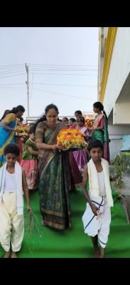 మాస్టర్ మైండ్స్ స్కూల్లో అంగరంగ వైభవంగా బతుకమ్మ సంబరాలు