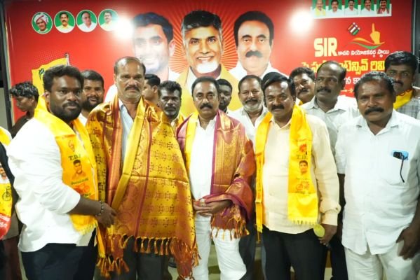 ఎమ్మెల్యే కావ్య కృష్ణారెడ్డి సమక్షంలో టీడీపీలోకి భారీగా చేరికలు...