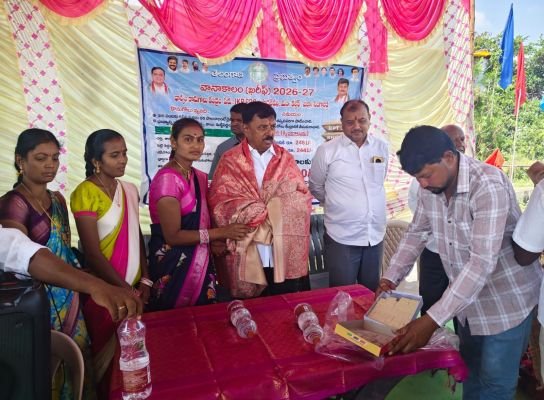 వరి ధాన్యం కొనుగోలు కేంద్రాన్ని ప్రారంభించిన ఎమ్మెల్యే