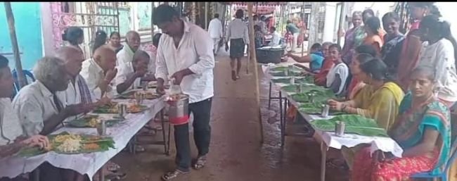 మల్లేశ్వరం దసరా ఉత్సవాలలో ప్లాస్టిక్‌కు స్వస్తి.. స్టీల్ ప్లేట్లు, గ్లాసులతో అన్నసమారాధన!