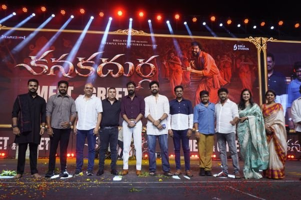  అల్లరి నరేష్ ‘కనకదుర్గ’ నుంచి తొలి పాట విడుదల.. విజయవాడలో ఘనంగా ‘అమ్మ కనకదుర్గ’ ఆవిష్కరణ!