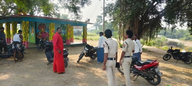 విద్యుత్ వైర్లు, లైట్ల చోరీ
