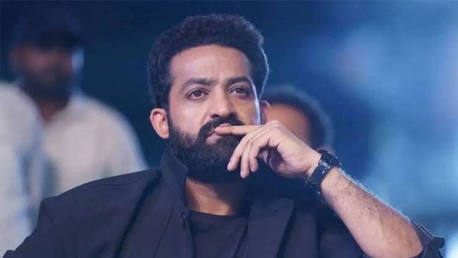 జూనియర్ ఎన్టీఆర్ 'డ్రాగన్' సెట్స్‌లో భారీ స్పెషల్ సాంగ్.. కలర్‌ఫుల్ ఫ్లాష్‌బ్యాక్‌తో ప్రశాంత్ నీల్ సరికొత్త మ్యాజిక్!