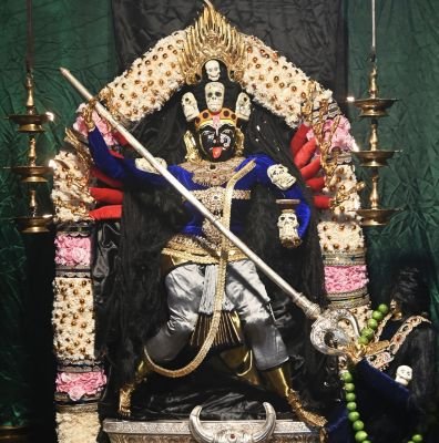 మహిషాసురమర్ధిని అవతారంలో శ్రీ మహాదుర్గ అమ్మవారు