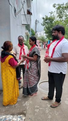 ఇంటింటి ప్రచారంలో 72వ డివిజన్ సీపీఎం అభ్యర్థి గజ్జె పరమేశ్వరి