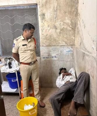 అదుపుతప్పిన ద్విచక్ర వాహనం.