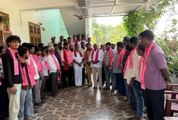 బీఆర్ఎస్‌లోకి భారీగా చేరికలు.