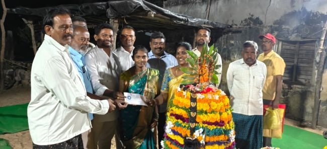 అంబరాన్నంటిని బతుకమ్మ సంబరాలు-విజేతలకు బహుమతులు అందజేసిన స్వయంకృషి సంస్థ