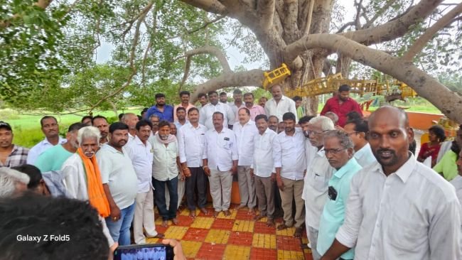 అభ్యర్థులు ఎంపికలో వైసీపీ, తేదేపా నేతలు కసరత్తు 
