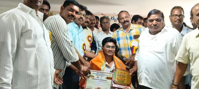 పదో తరగతిలో 555 మార్కులు-గోపా ప్రతిభా పురస్కారం.- అంబాల మణికంఠ సాయికి ఘన సన్మానం.