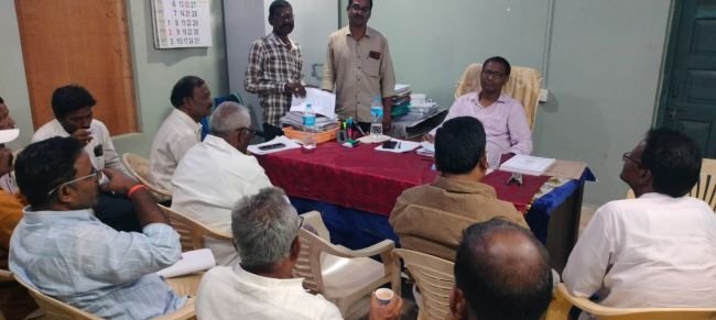 నామినేషన్ వేసేందుకు ముగ్గురికి మాత్రమే అనుమతి