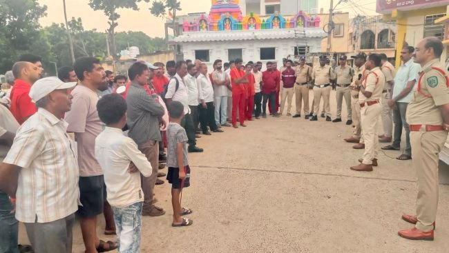ఎన్నికల వేళ శాంతిభద్రతలకు విఘాతం కలిగిస్తే కఠిన చర్యలు: గాజువాక సీఐ వాసునాయుడు