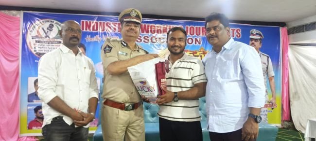 అంబరాన్నంటిన జర్నలిస్టుల దసరా సంబరాలు