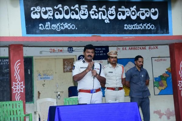 స్థానిక సంస్థల ఎన్నికల్లో చట్ట వ్యతిరేక చర్యలకు పాల్పడవద్దు