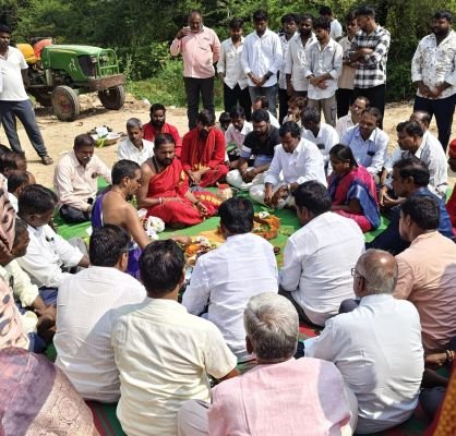 శివాజీ విగ్రహ ఏర్పాటుకు భూమి పూజ......