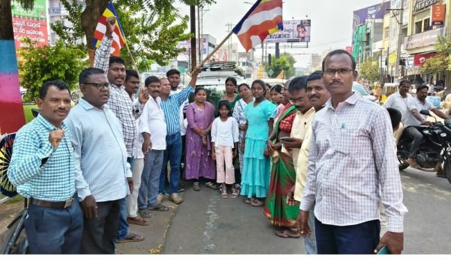 అశోక విజయదశమి సందర్భంగా  100 మంది దమ్మ యాత్ర..