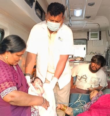 108 అంబులెన్స్‌‌లో మహిళ ప్రసవం