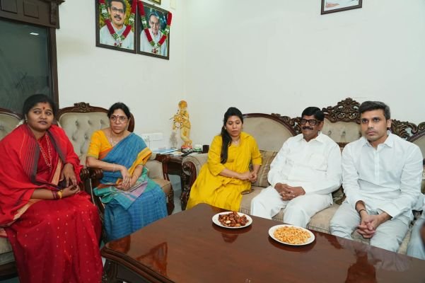 మంత్రి ఆనం ఆహ్వానం -బొమ్మిరెడ్డి రంగప్రవేశం 