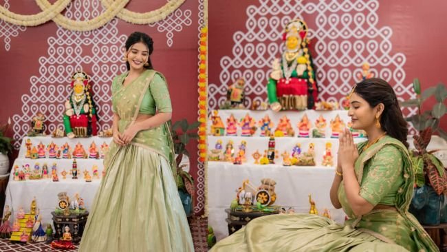  బతుకమ్మ వేడుకల్లో తెలుగమ్మాయి అనన్య నాగళ్ల ట్రెడిషినల్ లుక్.. ఫొటోలు వైరల్!
