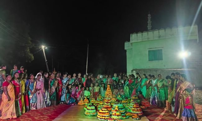 బోరేగావ్‌లో వైభవంగా బతుకమ్మ వేడుకలు