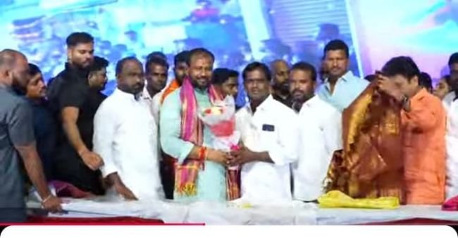 వజ్రేష్‌ యాదవ్‌కు ఘట్‌కేసర్ ‌ కాంగ్రెస్‌ నేతల శుభాకాంక్షలు