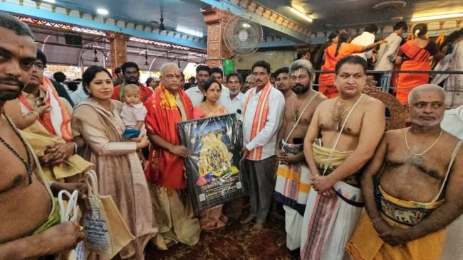 వెంకన్న సన్నిధిలో  యానాం ఎమ్మెల్యే, మంత్రి మల్లాడి కృష్ణారావు దంపతులు