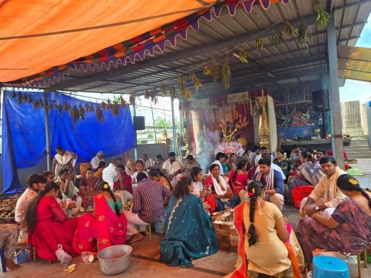 శ్రీశ్రీశ్రీ దేవి అమ్మవారి ఆలయంలో వైభవంగా దుర్గాదేవి చండీ హోమం