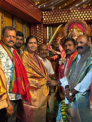 బతుకమ్మ వేడుకలలో పాల్గొన్న మాజీ ఎమ్మెల్యే పద్మహాదేవేందర్ రెడ్డి