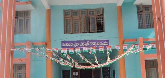ఎంపీటీసీ అభ్యర్థుల ఎంపికలో పార్టీలకు కొరత - రిజర్వేషన్లతో మారిన రాజకీయ సమీకరణాలు .. ఎంపీపీ పదవిపై నేతల గురి