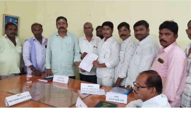 అర్హులకే ఇందిరమ్మ ఇళ్ళను కేటాయించాలని ప్రజావాణిలో వినతి