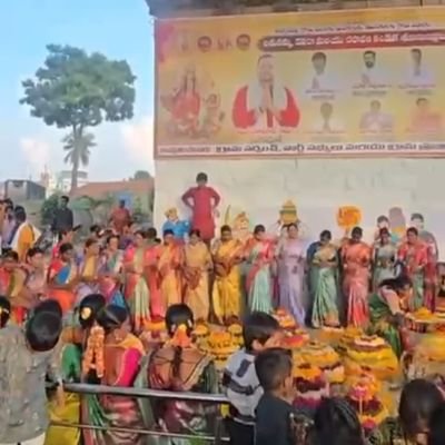 అప్పాజీపల్లిలో అంగరంగ వైభవంగా బతుకమ్మ వేడుకలు