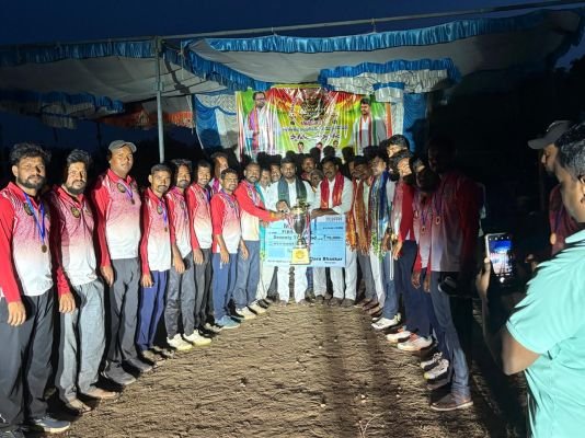 క్రీడలతోనే యువతకు ఉజ్వల భవిష్యత్తు