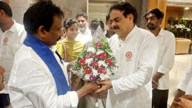 కూటమి మేయర్ అభ్యర్థి అప్పలనాయుడుకు ఎమ్మార్పీఎస్ సంఘీభావం      --మంత్రి నాదెండ్ల మనోహర్ ను కలిసిన పొలిమేర హరికృష్ణ