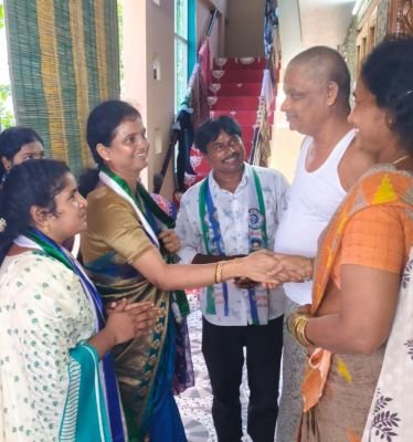 గత అభివృద్ధిని చూసి ఓట్లు వేయండి-- వైసిపి చైర్ పర్సన్ అభ్యర్థి రామ సీత