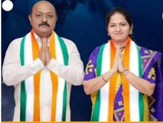 దసరా శుభాకాంక్షలు తెలిపిన మాజీ  కార్పొరేటర్ మంజుల రఘునాథ్ దంపతులు