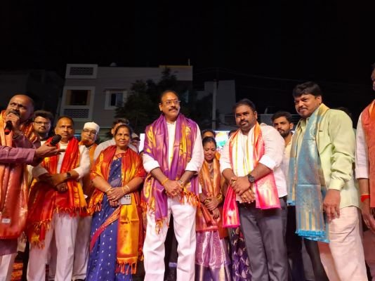 అల్లాపూర్‌ డివిజన్‌లో ఘనంగా సద్దుల బతుకమ్మ" సంబురాలు లక్ష్మణ్‌గౌడ్‌కు ప్రజల ఆధరణ, అభిమానం ఉంది బతుకమ్మ వేడుకల్లో బండి రమేష్‌