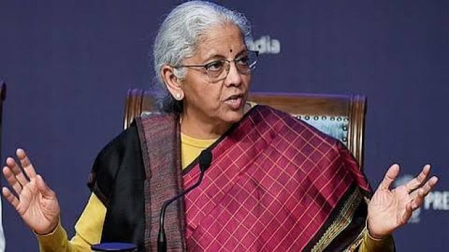 మార్కెట్ పతనంపై నిర్మలా సీతారామన్ కీలక వ్యాఖ్యలు: సులభతర ఎగ్జిట్‌లు, మిగులు లిక్విడిటీయే కారణం!