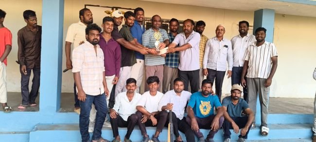 దసరా ప్రీమియర్ లీగ్ విజేత రుద్ర టీం 