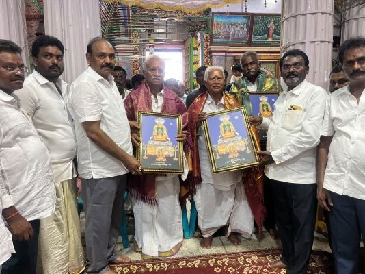 వాసవి అమ్మవారిని దర్శించుకున్న ఎమ్మెల్యే