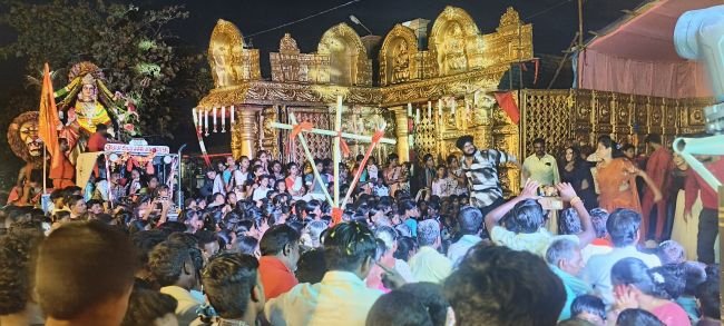 విజయదశమి వేడుకలు.. వైభవంగా దుర్గాదేవి నిమజ్జనోత్సవం!  స్త్రీ శక్తి కమిటీ ఆధ్వర్యంలో తొమ్మిది రోజులపాటు అన్నదానం, సాంస్కృతిక