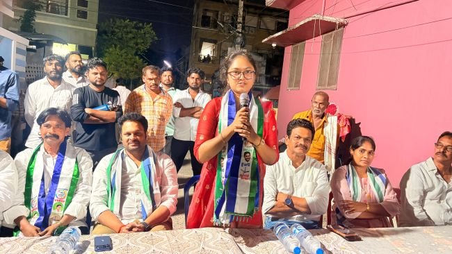 ఫ్యాన్ గుర్తుపై ఓటేసి వైఎస్సార్‌సీపీ అభ్యర్థులను గెలిపించాలి:కరణం వెంకటేష్ బాబు