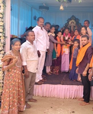 అమ్మవారి వస్త్రాభరణాలు, బంగారు ముక్కుపుడకకు రూ.1,16,111 పలికిన ధర!