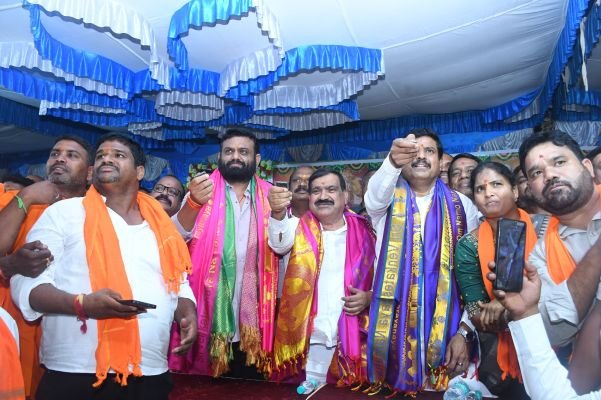 అమ్మవారి ఆశీస్సులతో తాండూరు సుభిక్షంగా ఉండాలి: పైలెట్ రోహిత్ రెడ్డి