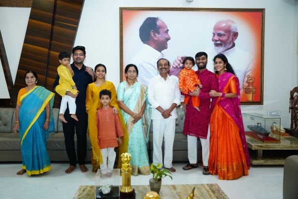 ఈటల రాజేందర్ నివాసంలో ఘనంగా విజయదశమి వేడుకలు